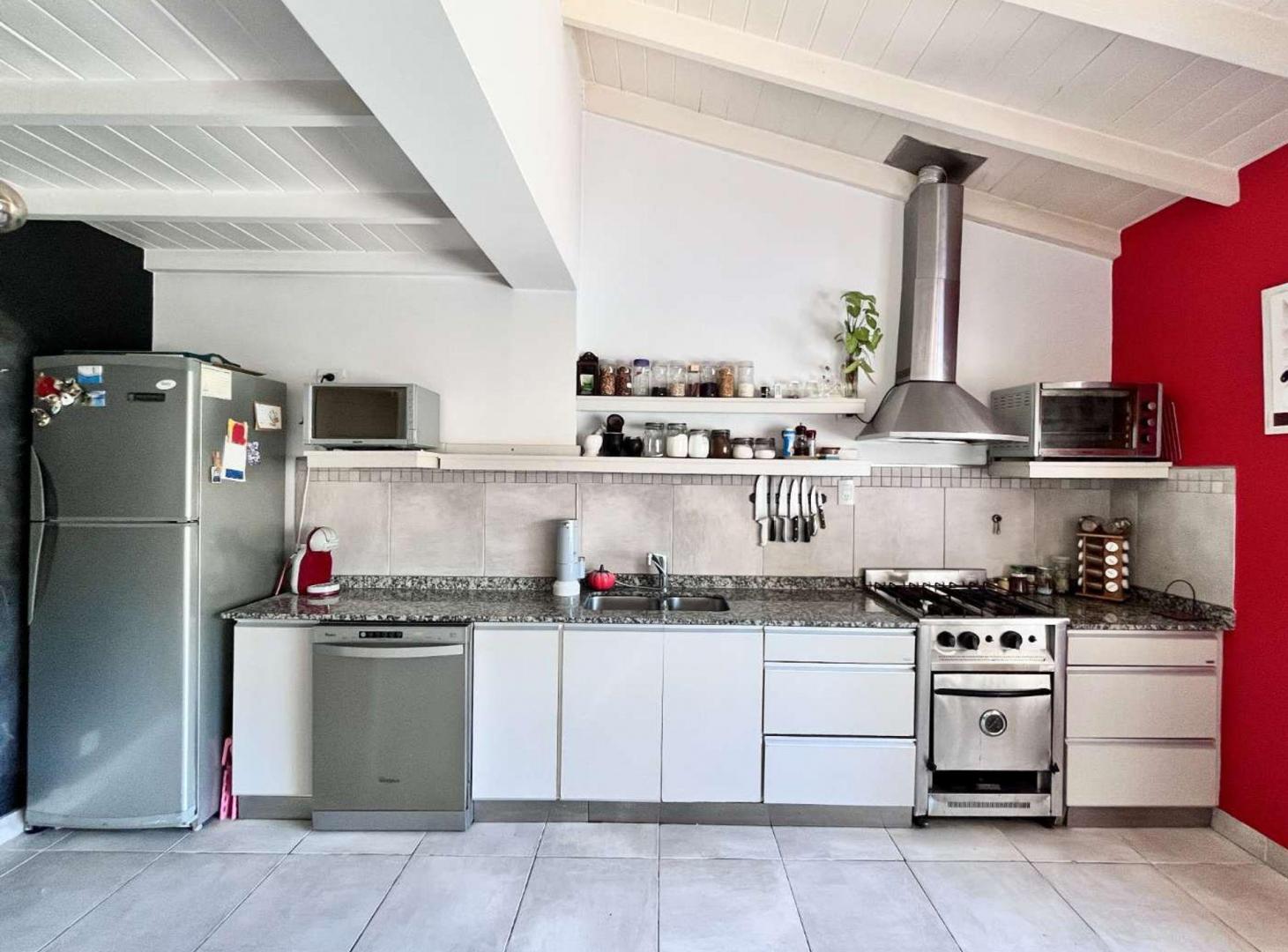 Foto de CASA EN VENTA 4 AMB LOMAS DE ZAMORA - apta credito, imagen 4