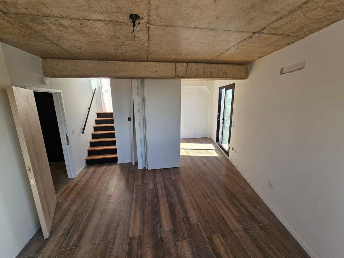 Foto de VENTA DÚPLEX 3 AMB. CHACARITA BALCÓN TERRAZA FTE., imagen 2