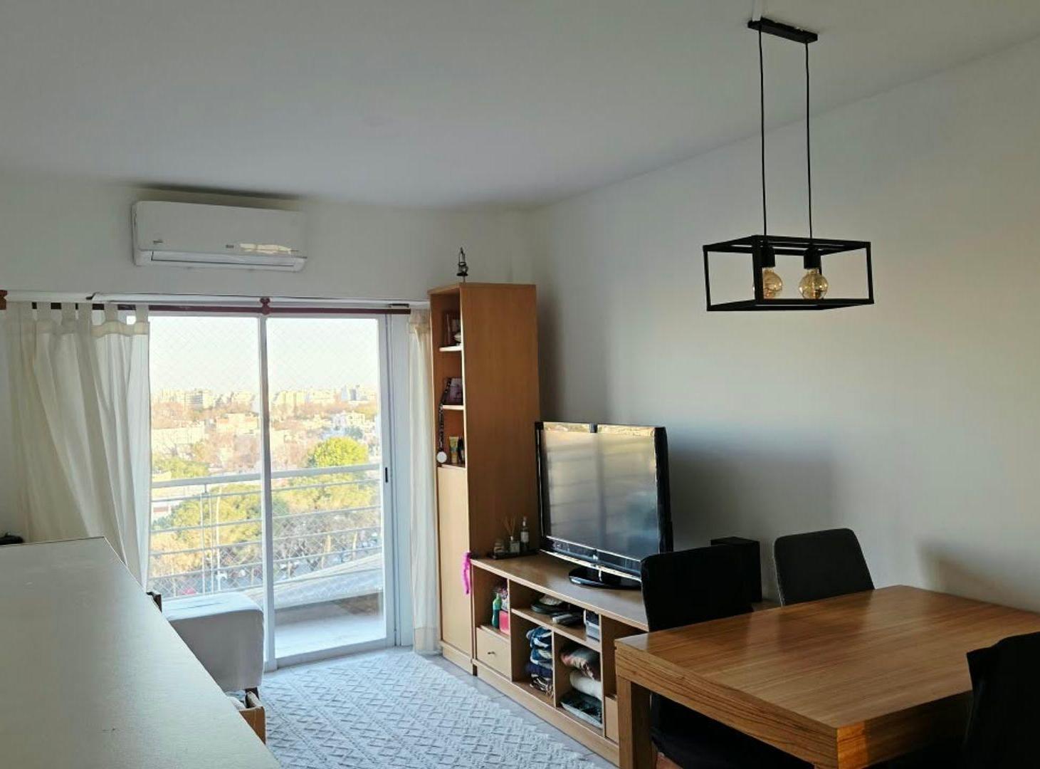 Foto de Dpto. 2 amb. piso alto/balcón y cochera Sáenz Peña, imagen 2
