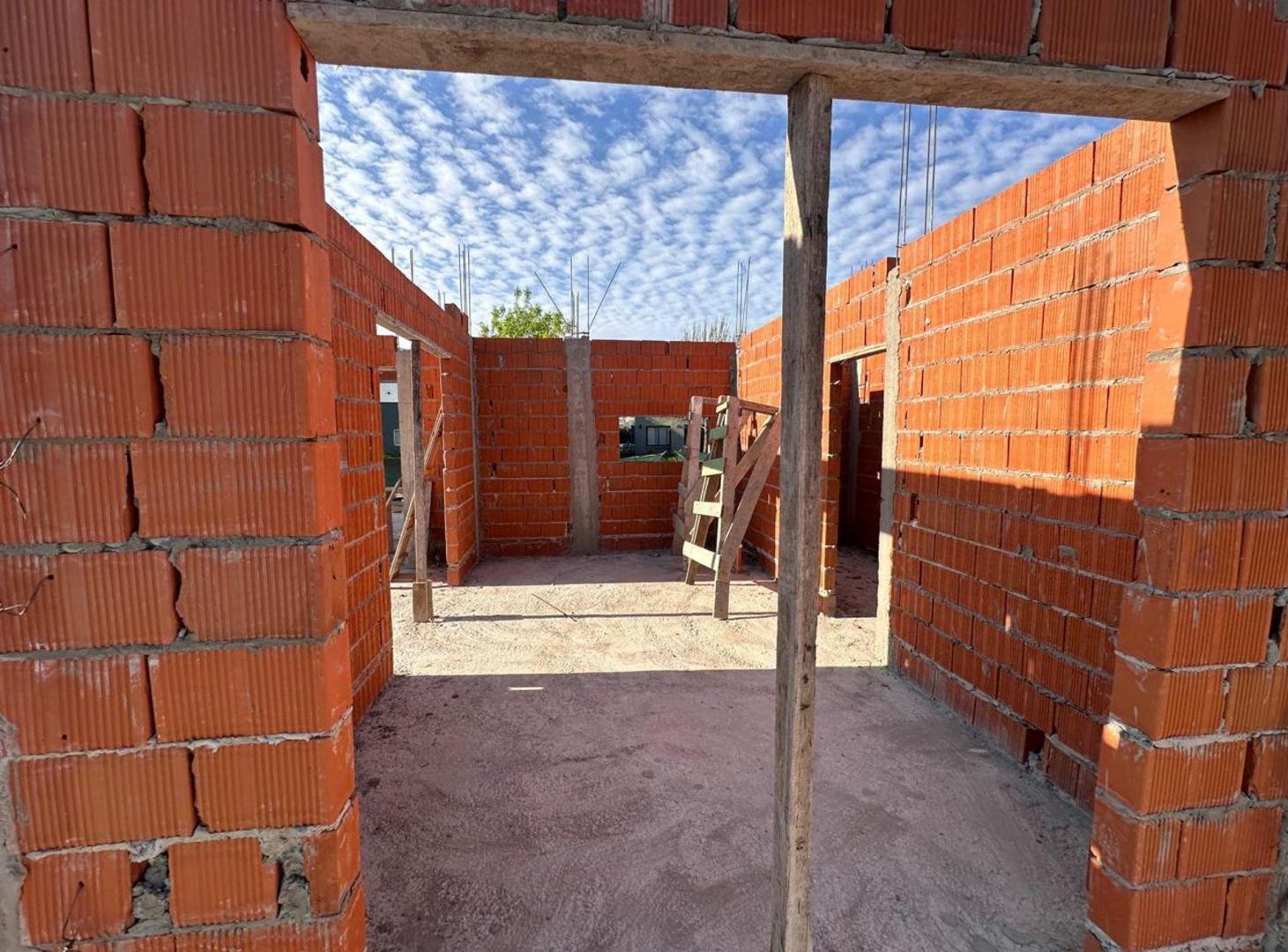 Foto de VENTA CASA 5 AMB 2 PLANTAS LOTE CENTRAL PISCINA, imagen 1
