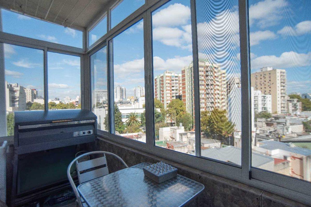 Foto de VENTA DEPTO 5 AMB C/BALCON y COCHERA V. CRESPO, imagen 4