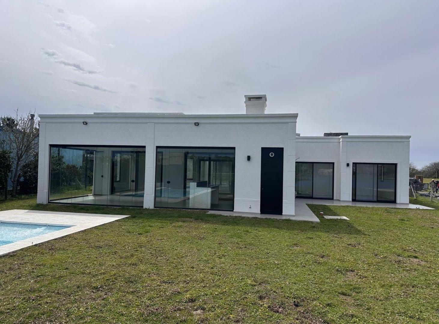 Foto de VENTA CASA 5 AMB AL AGUA ESTILO FRANCES S MATíAS, imagen 2