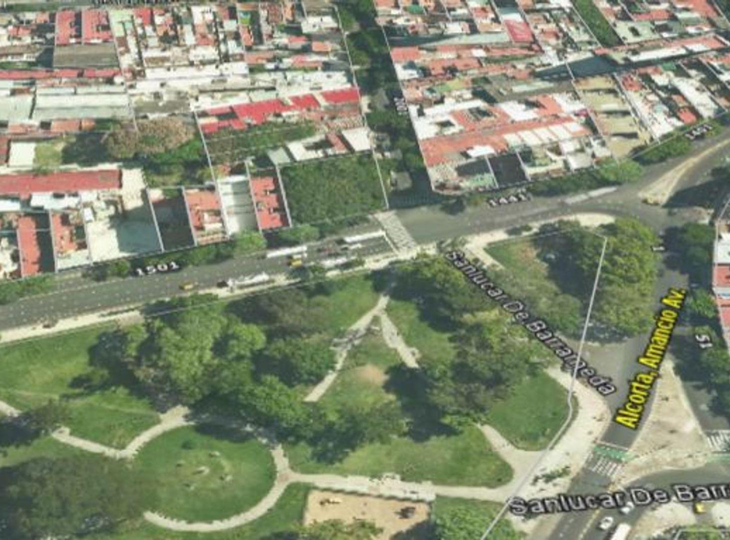 Foto de Importante lote Av. Caseros 2200 m2 vendibles, imagen 1
