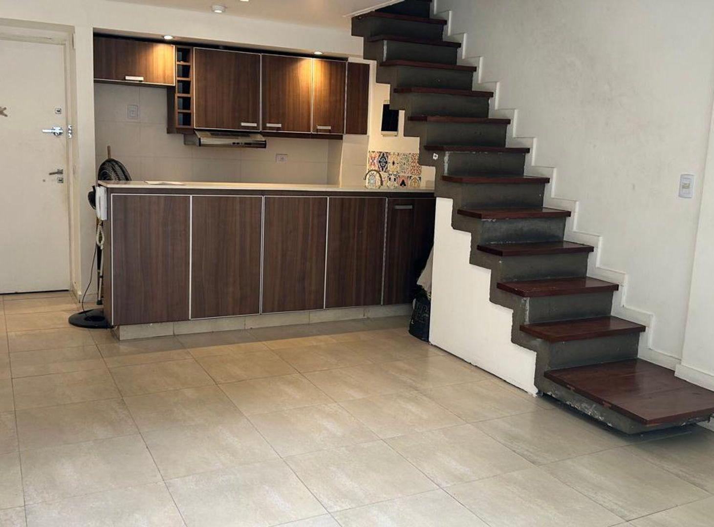 Foto de DUPLEX DOS AMBIENTES Y MEDIO CON TERRAZA Y PARRIL, imagen 4