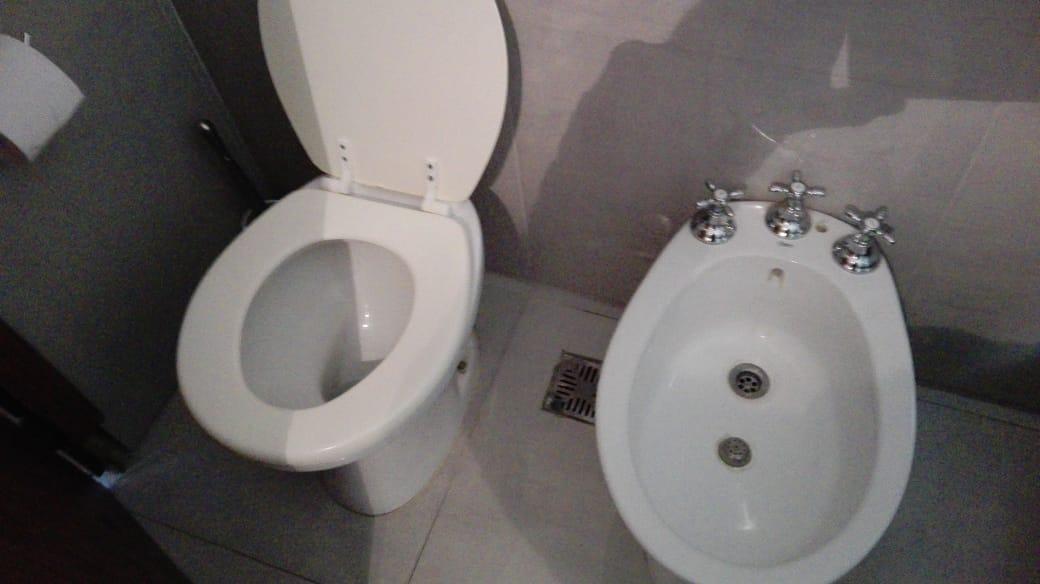 Foto de VENTA DE EXCELENTE PISO DE 4 AMBIENTES TODO EXTERNO 140 M2 EN E. RÍOS Y, imagen 4