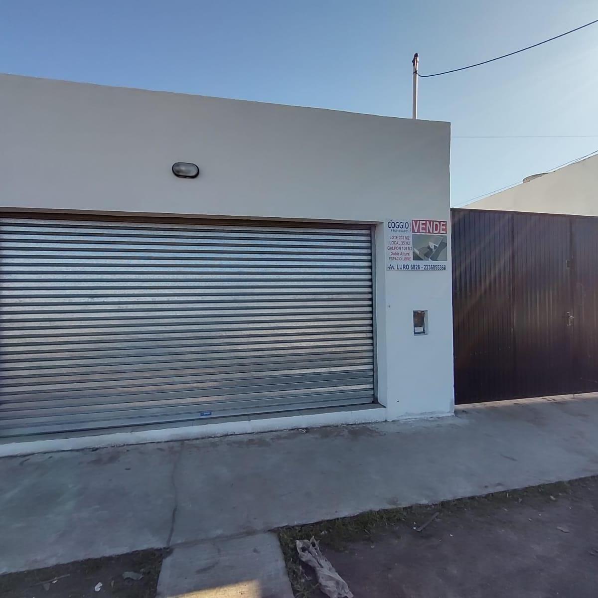 Galpón a Nuevo de 100 m² Más Local de 35 m² Sobre Av Comercial 1