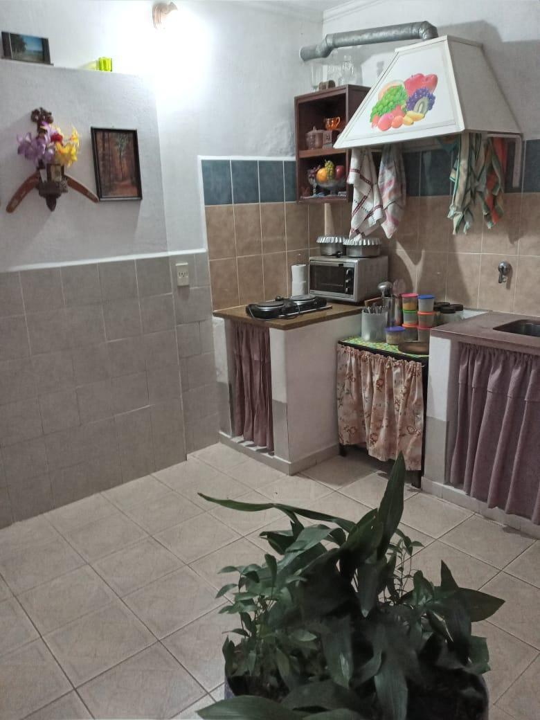 Foto de IMPECABLE PH DE 2 AMBIENTES CON GRAN TERRENO Y ENTRADA DE AUTO, imagen 2