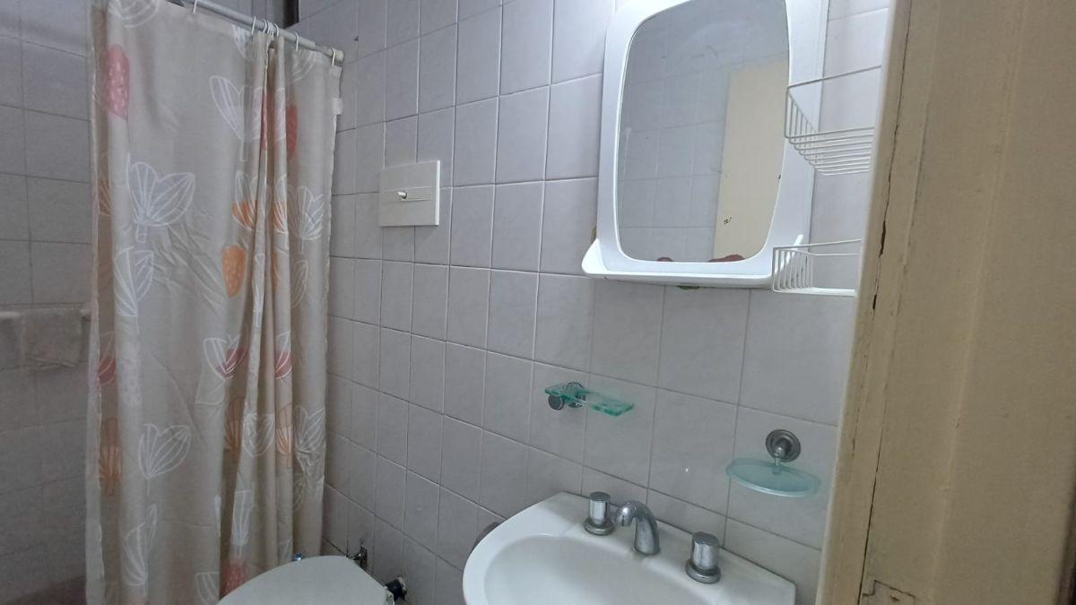 Foto de OPORTUNIDAD DE COMPRA DE 1 AMBIENTE CON ESPACIO DE COCHERA, 28 M2 MUY, imagen 4