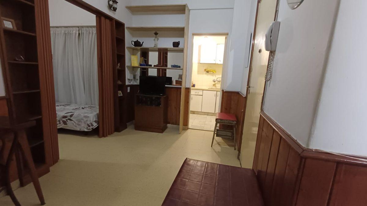 Foto de OPORTUNIDAD DE COMPRA DE 1 AMBIENTE CON ESPACIO DE COCHERA, 28 M2 MUY, imagen 4