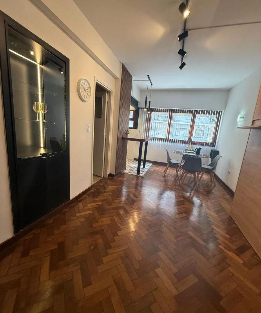EXCELENTE DEPARTAMENTO DE 1 AMBIENTE EXTERNO, TODO A NUEVO DE 1º CALIDAD EN PLENO MICROCENTRO, 26 M2