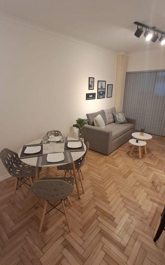 DEPARTAMENTO DE 2 AMBIENTES CON PATIO Y PARRILLA, TODO A NUEVO, 42 M2. EN PLENO MICROCENTRO
