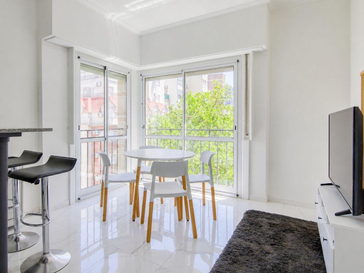 EXCELENTE DEPARTAMENTO DE 2 AMBIENTES TODO EXTERNO Y TODO A NUEVO MEN PLENO MICROCENTRO