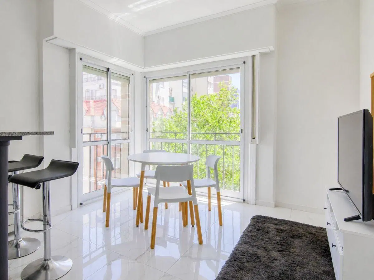 EXCELENTE DEPARTAMENTO DE 2 AMBIENTES TODO EXTERNO Y TODO A NUEVO MEN PLENO MICROCENTRO 4