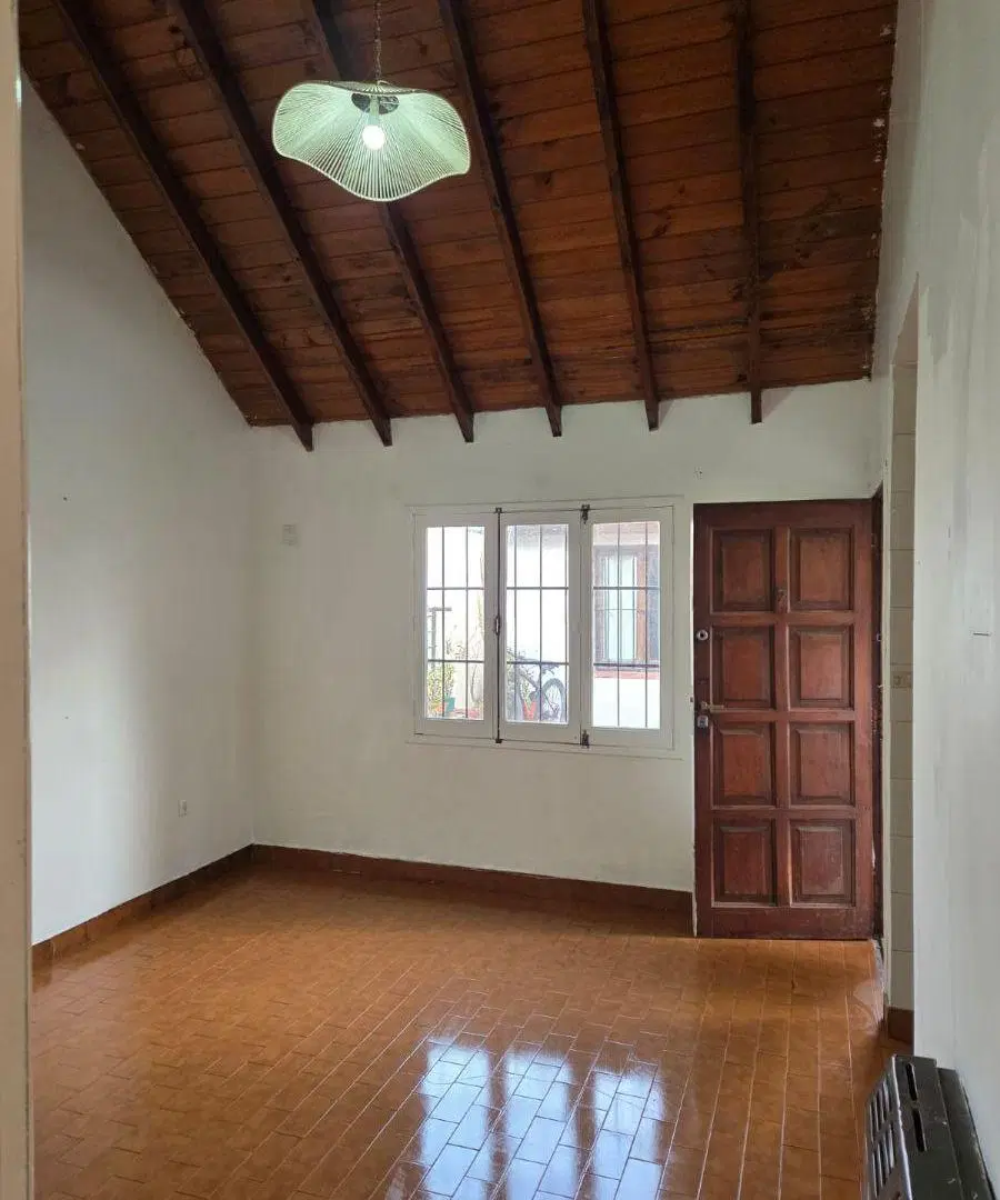 24 MESES !!. IMPECABLE PH DE 2 AMBIENTES CON ESPACIO DE COCHERA, A LA CALLE EN EXCELENTE UBICACIÓN 1