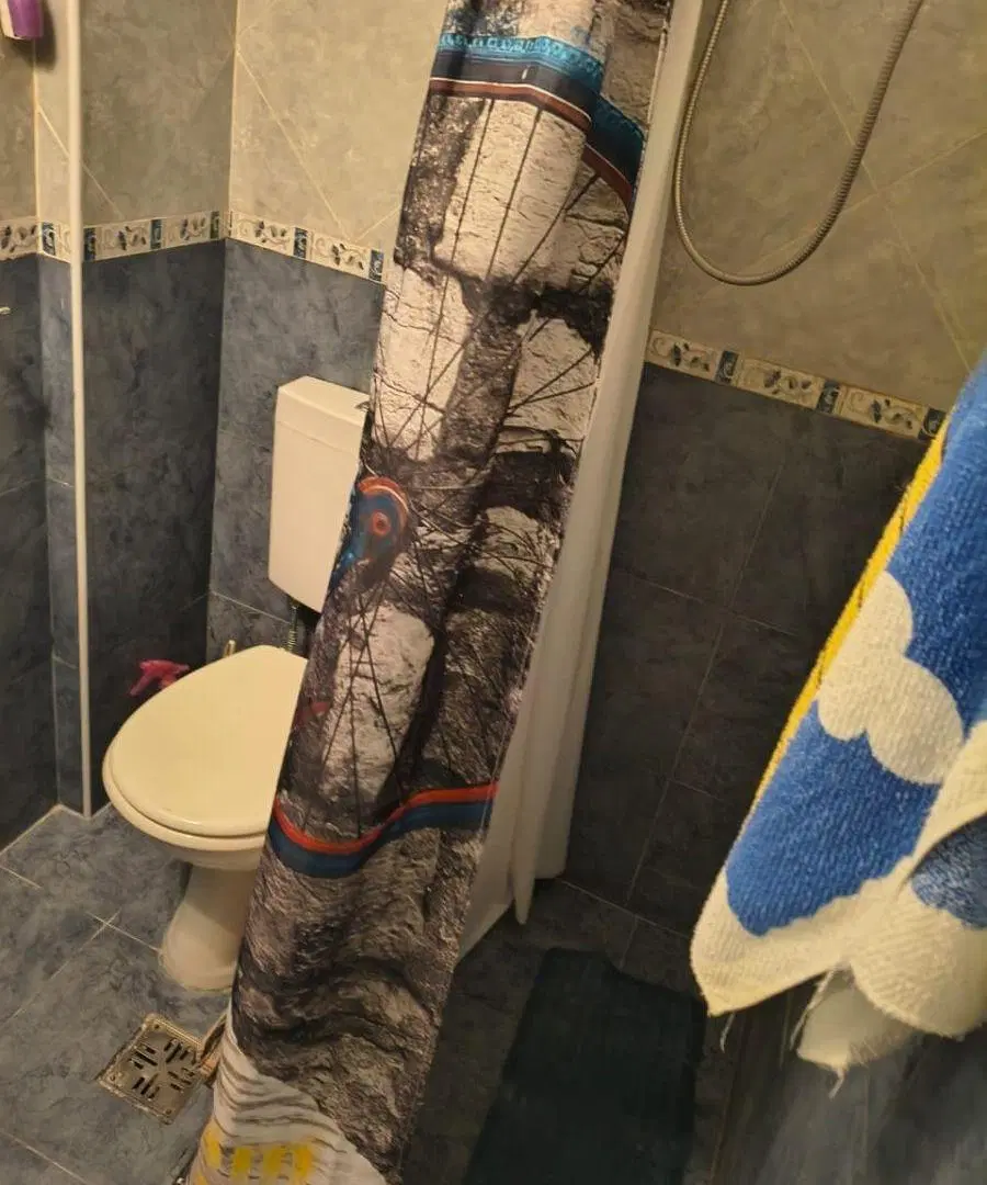 OPORTUNIDAD DE COMPRA DE 1 AMBIENTE IMPECABLE, LISTO PARA HABITAR O RENTAR, EN EXCELENTE UBICACIÓN 4