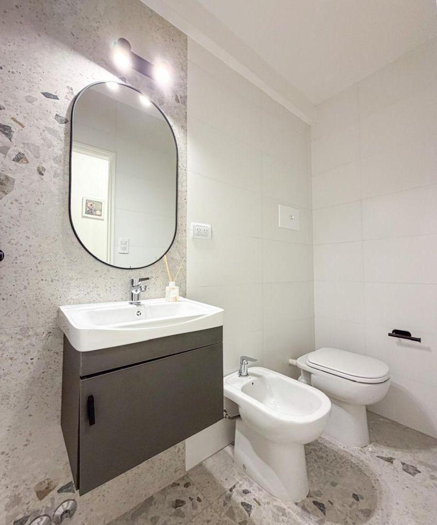 Foto de AMPLIO DEPARTAMENTO DE 2 AMBIENTES EXTERNO, TODO A NUEVO, 44 M2. EN, imagen 5