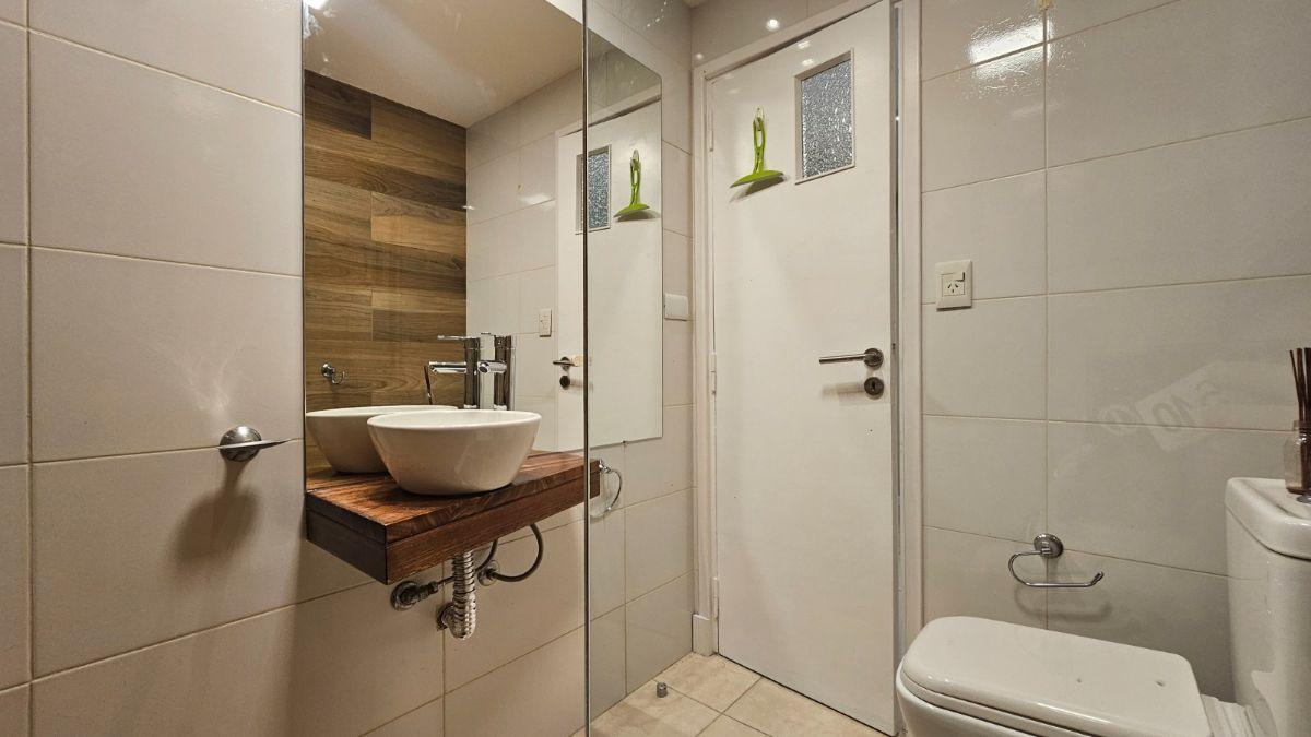 Foto de GRAN DEPARTAMENTO DE 2 AMBIENTES EXTERNO C/BALCÓN Y DEPEND., A NUEVO, imagen 4
