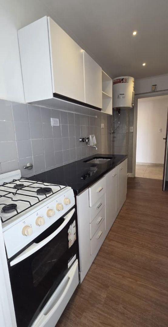 Foto de EXCELENTE 2 AMBIENTES EXTERNO C/BALCÓN Y DEPEND., 52 M2. TODO A NUEVO, imagen 3