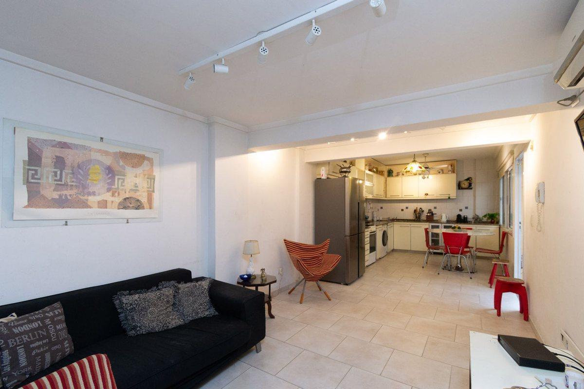 Venta Inmejorable 3 Amb con Patio Parque Chacabuco 3