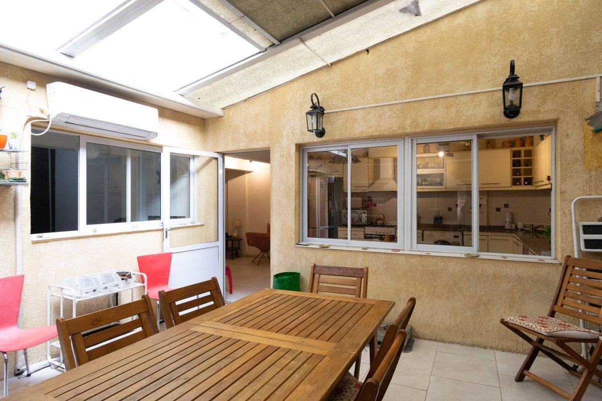 Venta Inmejorable 3 Amb con Patio Parque Chacabuco 1