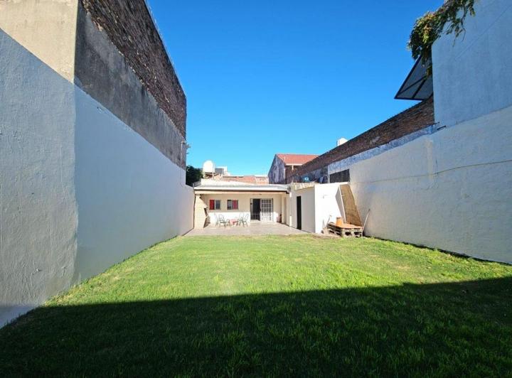 VENTA CASA 5 AMB LOTE 8,66X40 ZONA LANUS 2