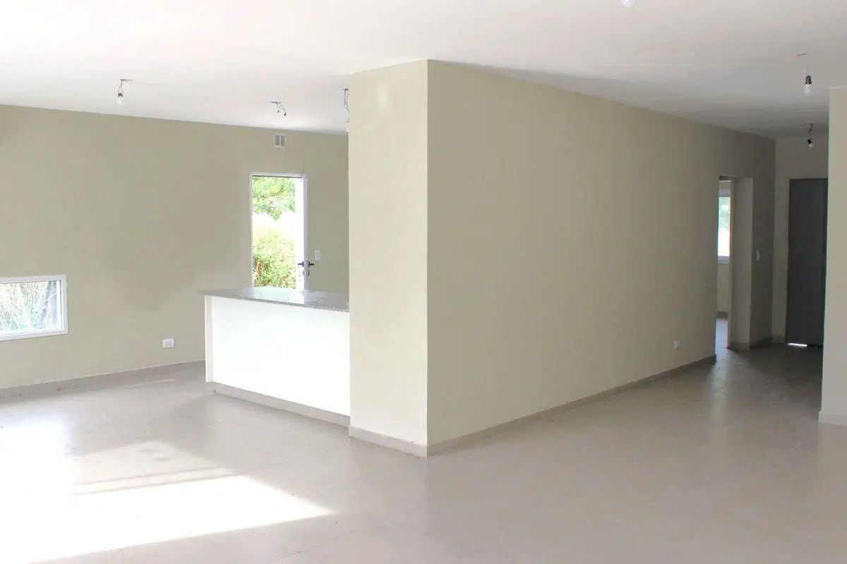 EL CANTON, BARRIO NORTE. Casa Country con Piscina 4