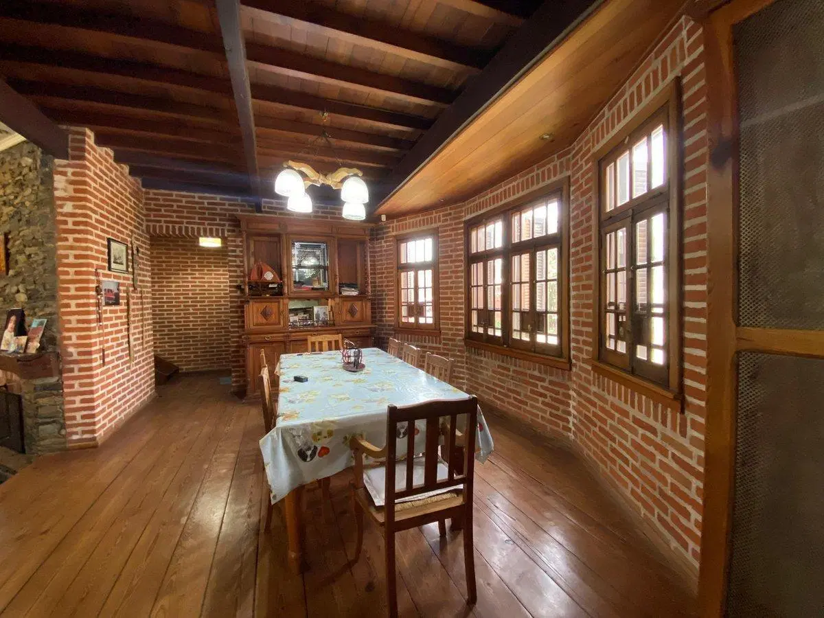ESPECTACULAR CASA EN MAXIMO PAZ - CAÑUELAS 2
