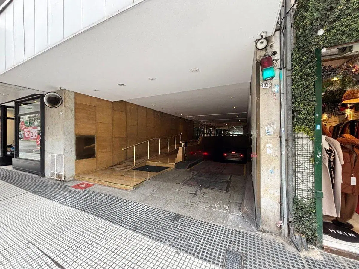 VENTA COCHERA EN RECOLETA 5