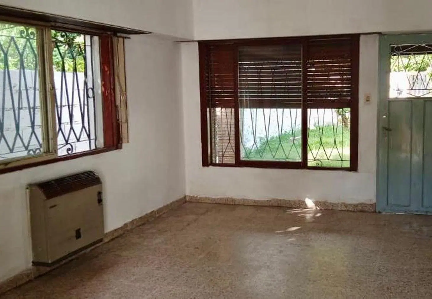 CHALET EN VENTA SOBRE LOTE DE GRAN SUPERFICIE 3