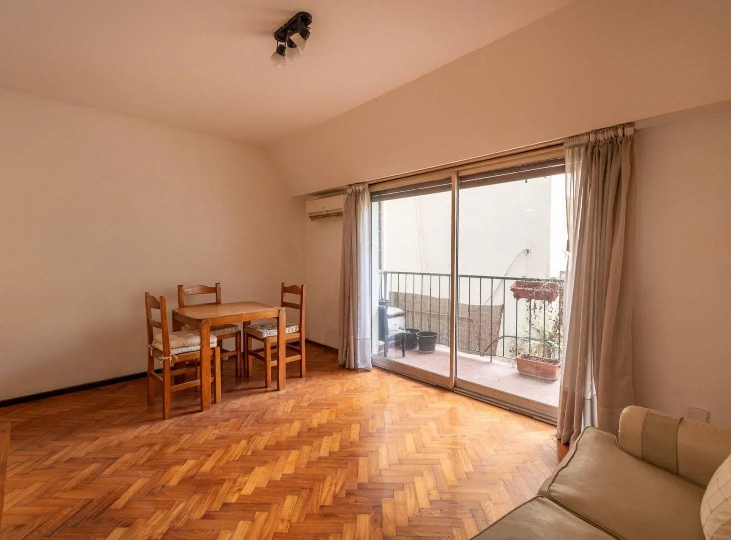 OPORTUNIDAD VENTA DEPTO 2 AMB. CON BALCÓN - 46m2 2