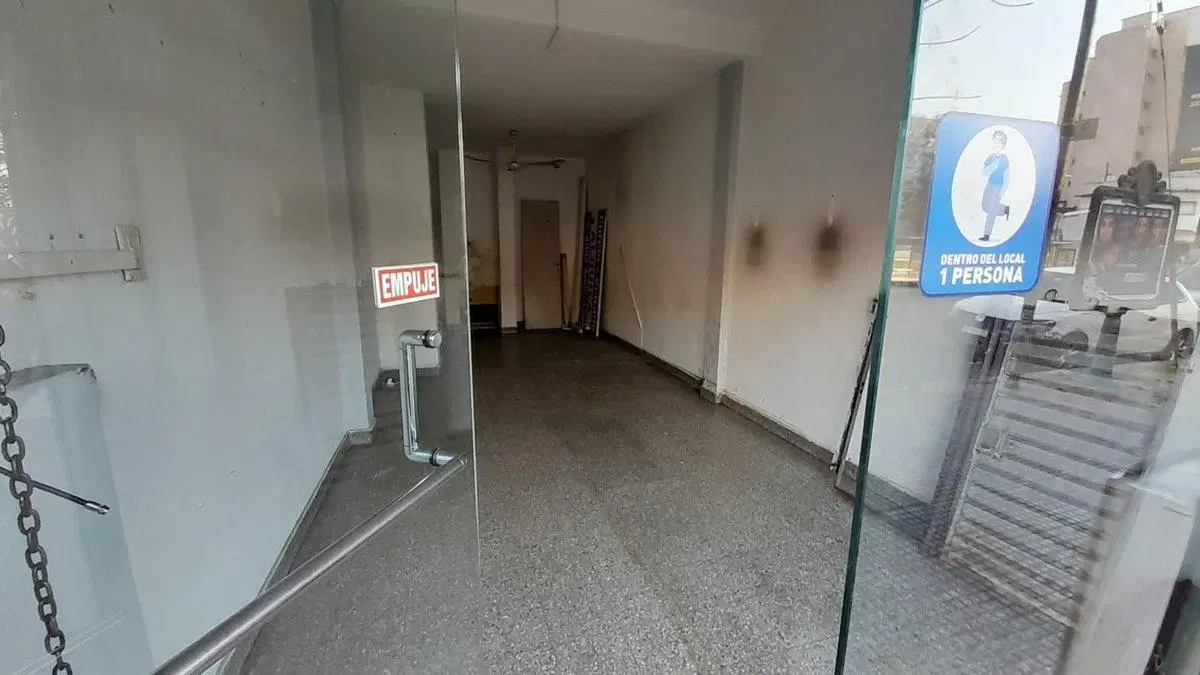 VENTA LOCAL COMERCIAL EXCELENTE ESTADO 2