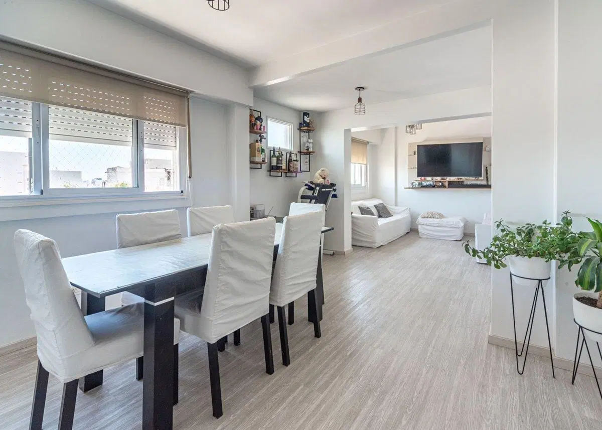 DEPARTAMENTO 4 AMB MAS ESCRIT VENTA FLORES COCHERA 2