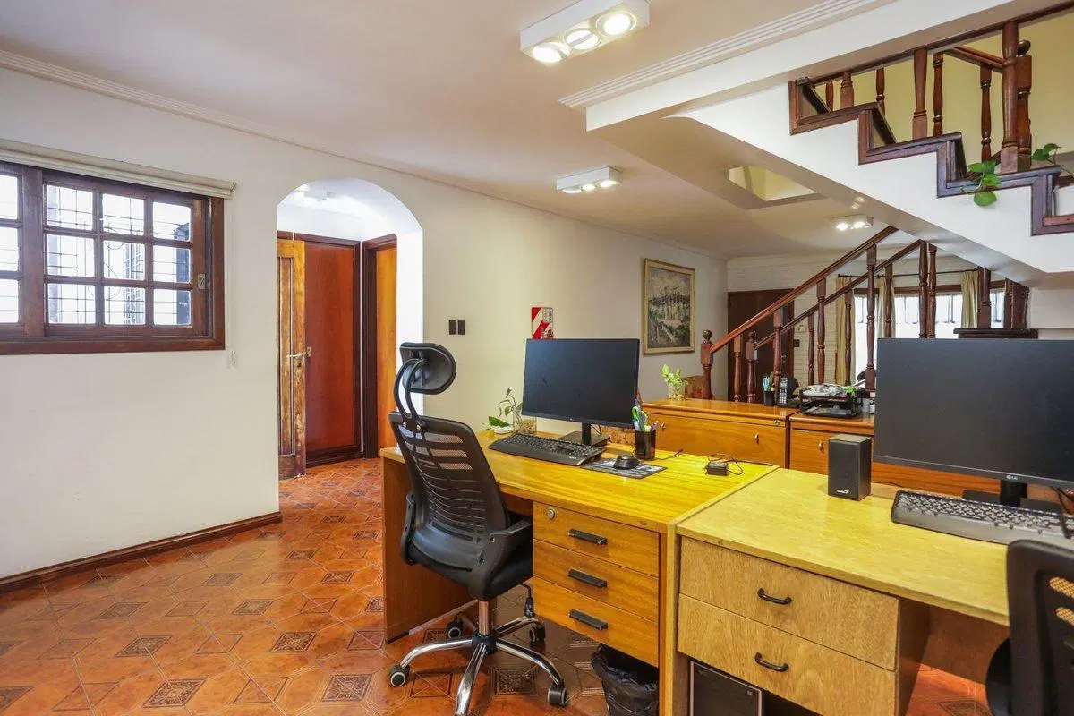 VENTA - CASA TIPO CHALET 5 amb Patio y Cochera 2