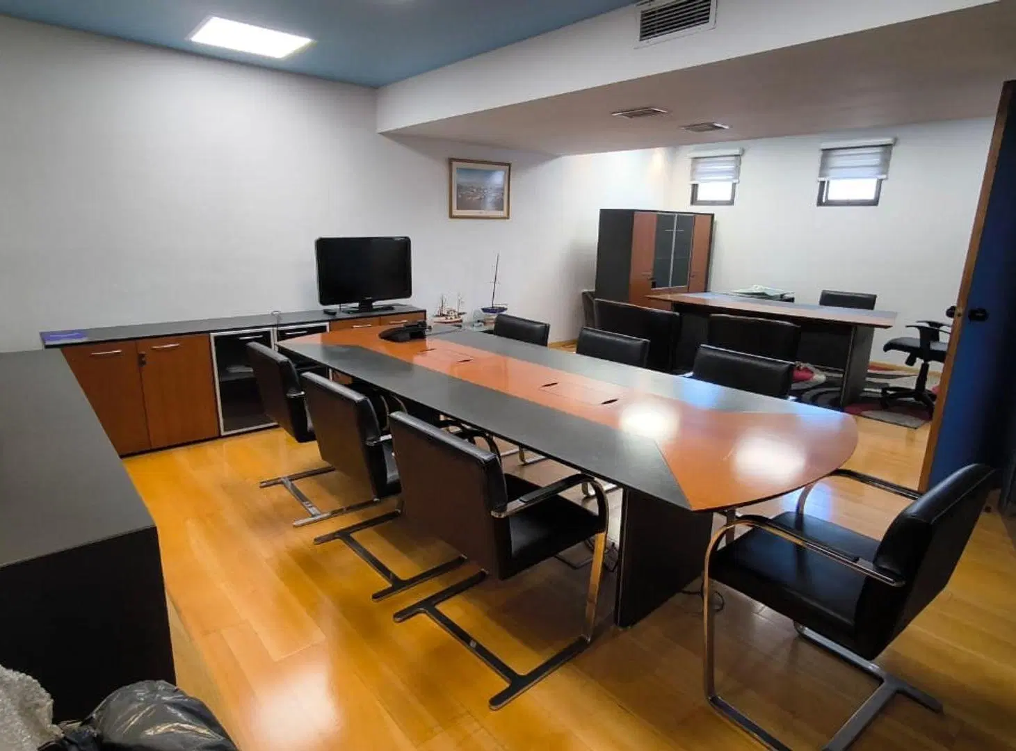 VENTA OFICINA 295 m2 EN PLANTA 8 COCHERAS 3
