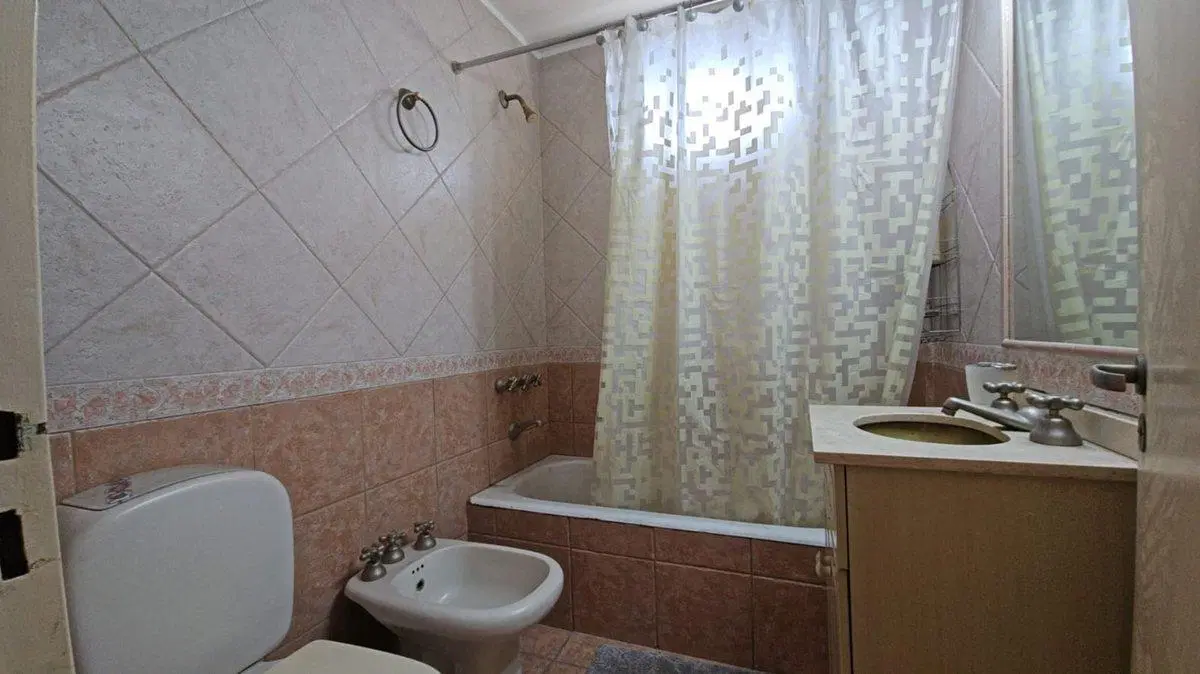 VENTA DEPTO 2 AMB - ESPACIO GUARDA COCHE- ZONA LDZ 5