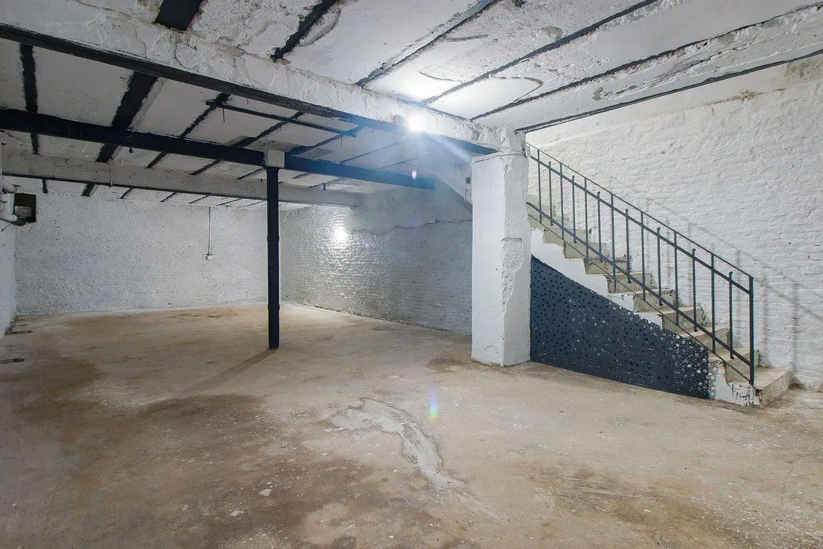 VENTA LOCAL Planta Baja y Sótano en CONSTITUCION 4