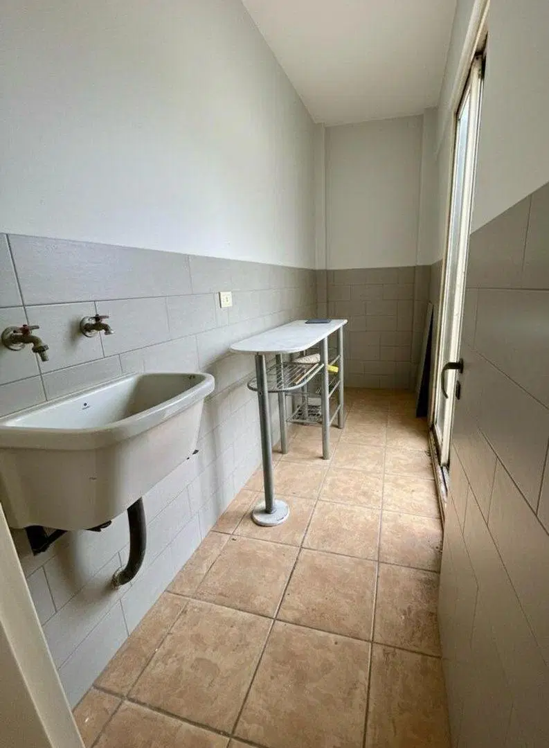 VENTA DE PISO 4 AMB. REFACCIONADO - COLEGIALES 3