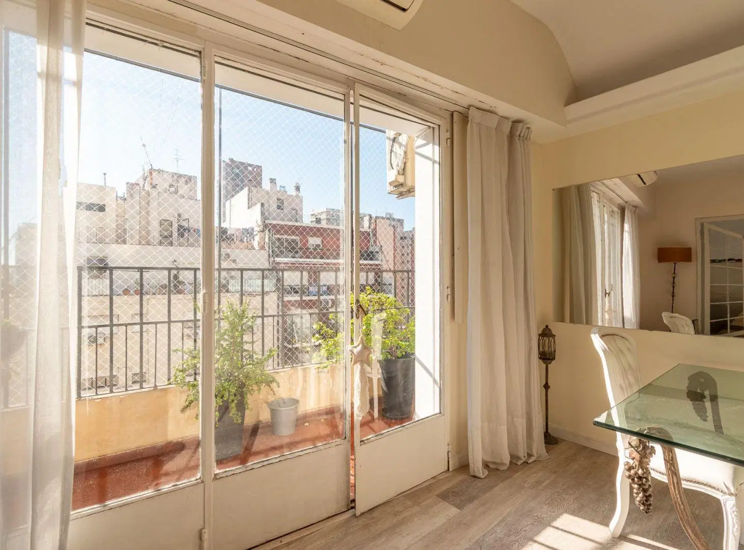 Semipiso 3 Amb. Balcón al Frente. Piso Alto. 98 m² 4