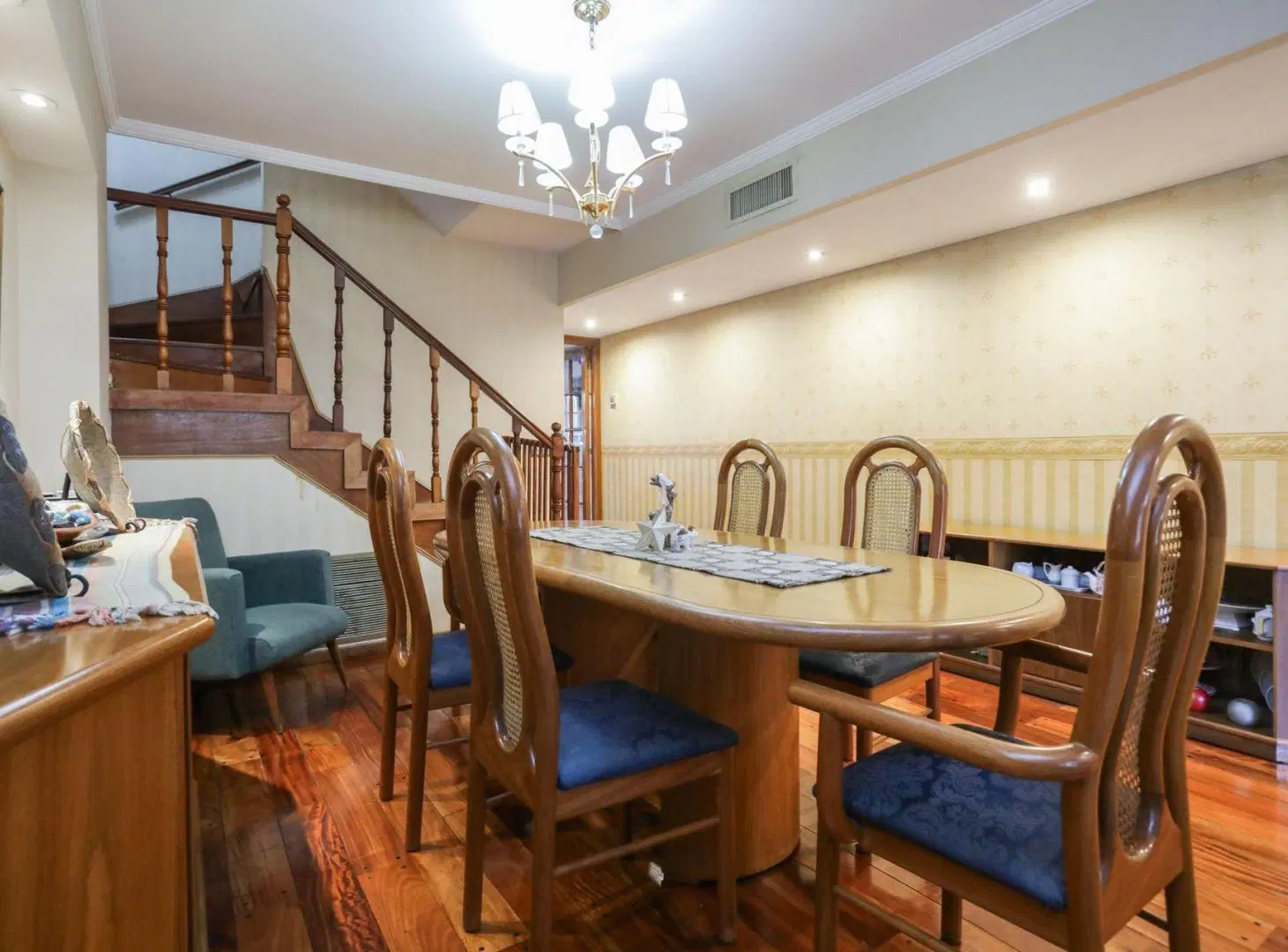 VENTA - TRIPLEX C/PILETA 5 AMB. COCHERA- V. DEVOTO 5
