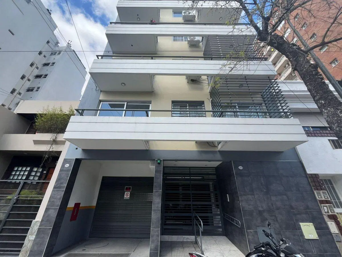 Venta monoambiente Flores 3