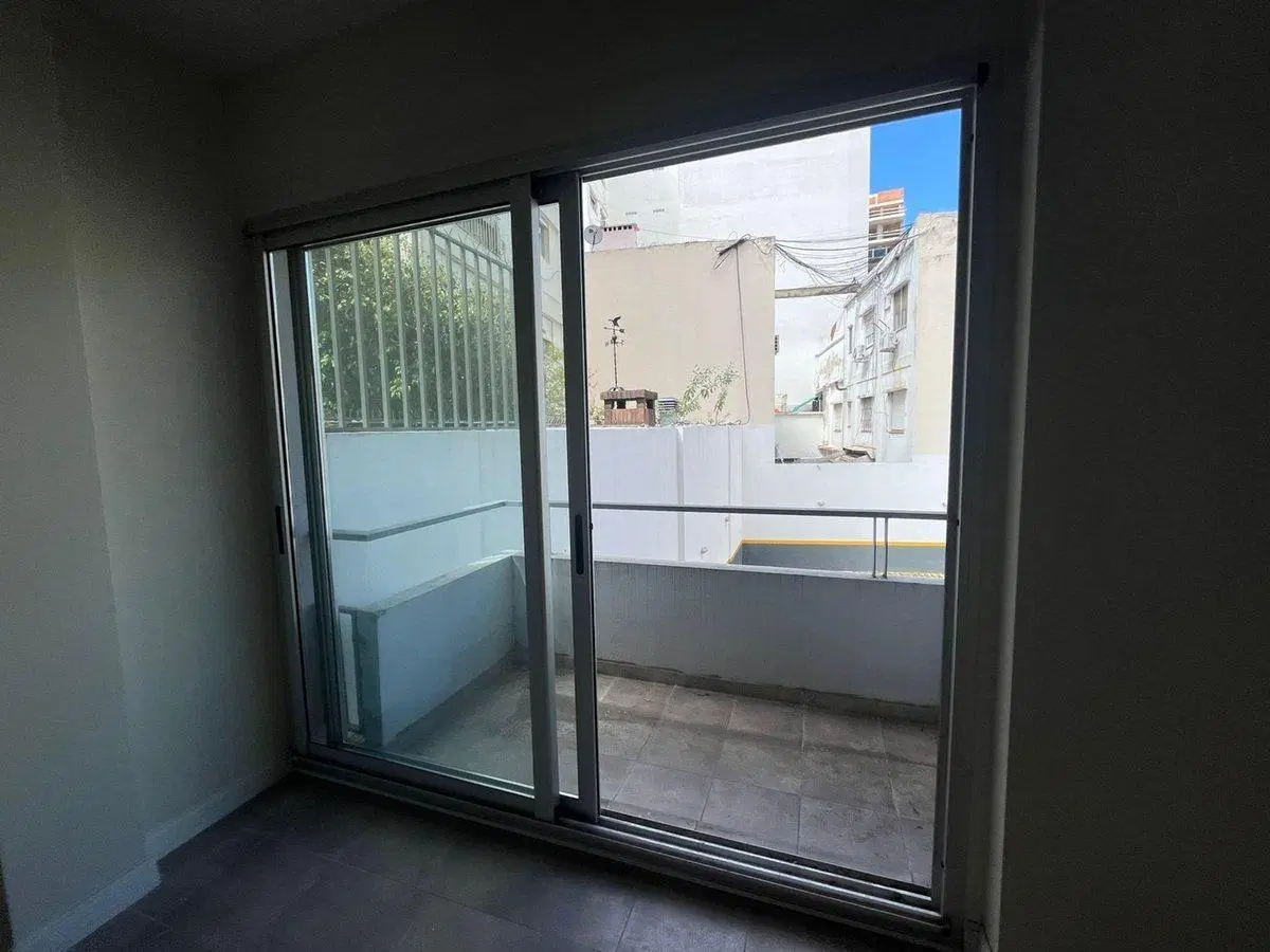 Venta monoambiente Flores 5