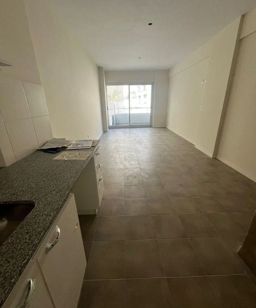 Venta monoambiente Flores 2