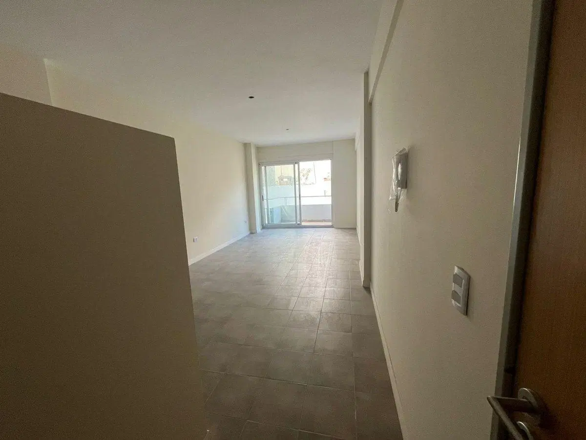 Venta monoambiente Flores 4