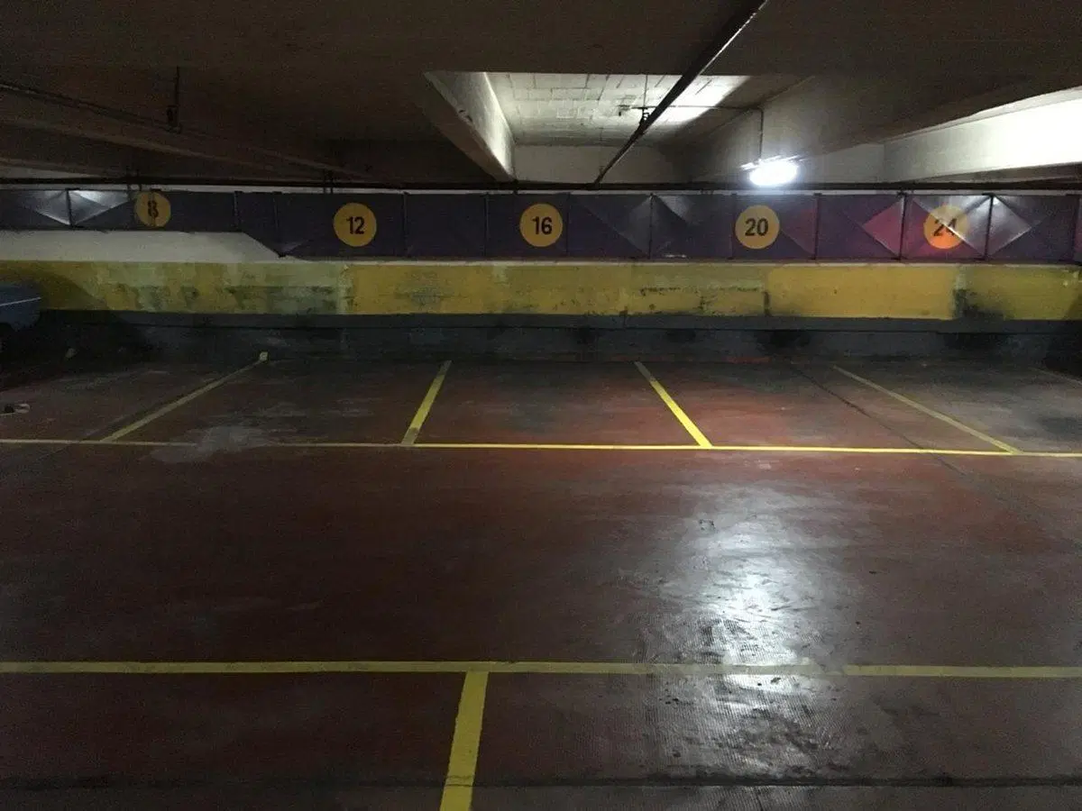VENTA COCHERA EN RECOLETA 4