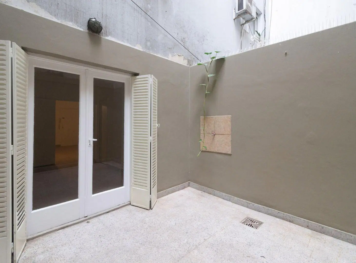 VENTA 2 AMB. C/PATIO EN PALERMO-REFACC.-EXC.UBICAC 4