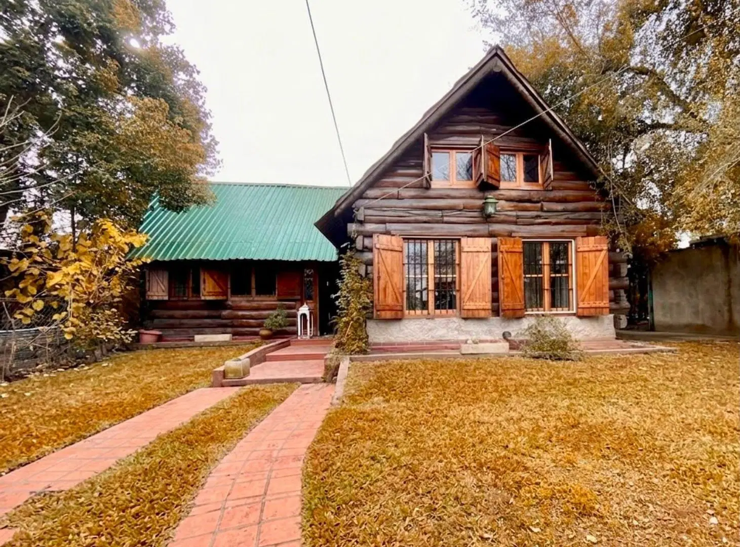 VENTA DE ENORME PROPIEDAD TIPO CABAÑA EN LAFERRERE 4