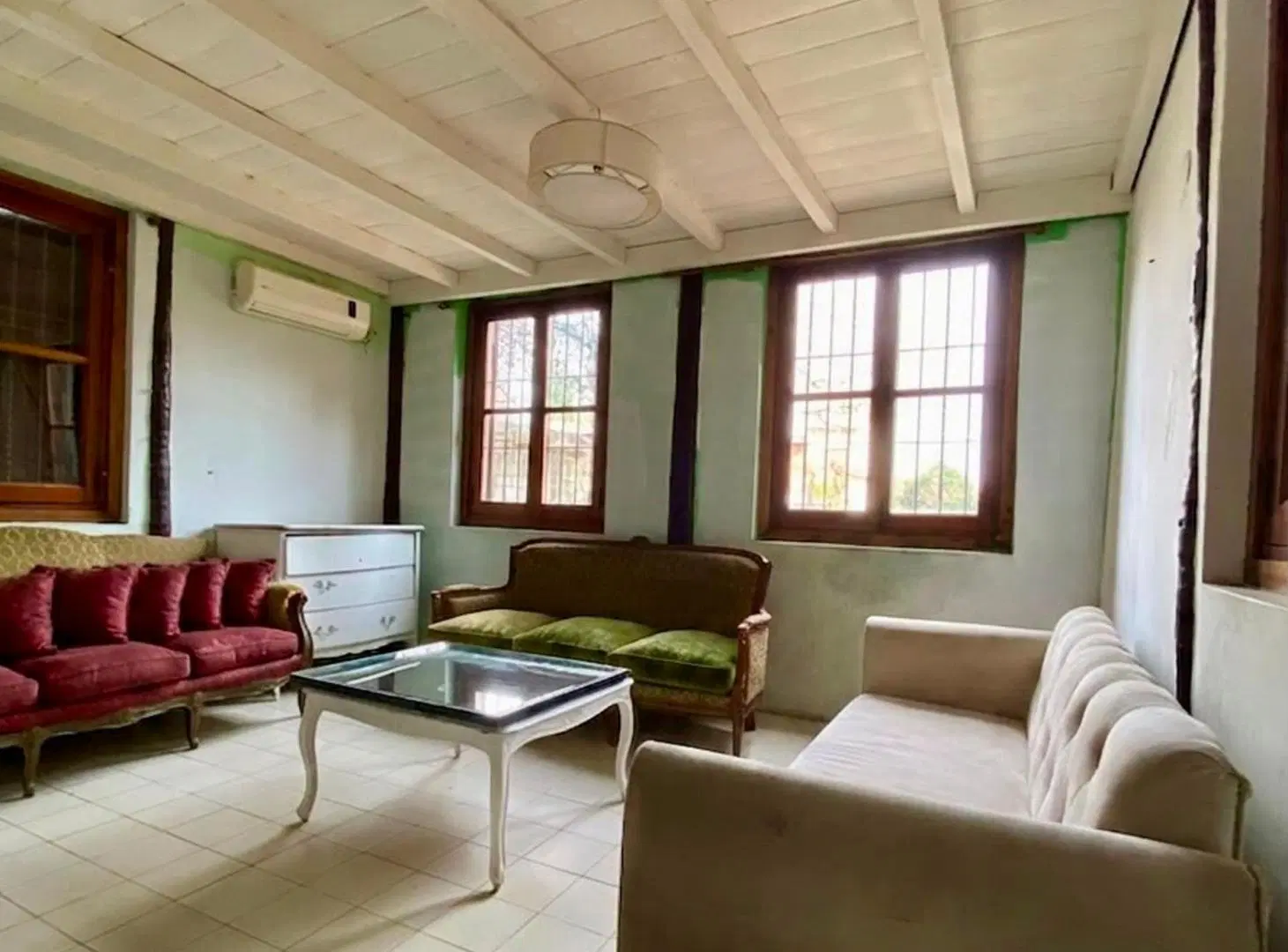 VENTA DE ENORME PROPIEDAD TIPO CABAÑA EN LAFERRERE 2