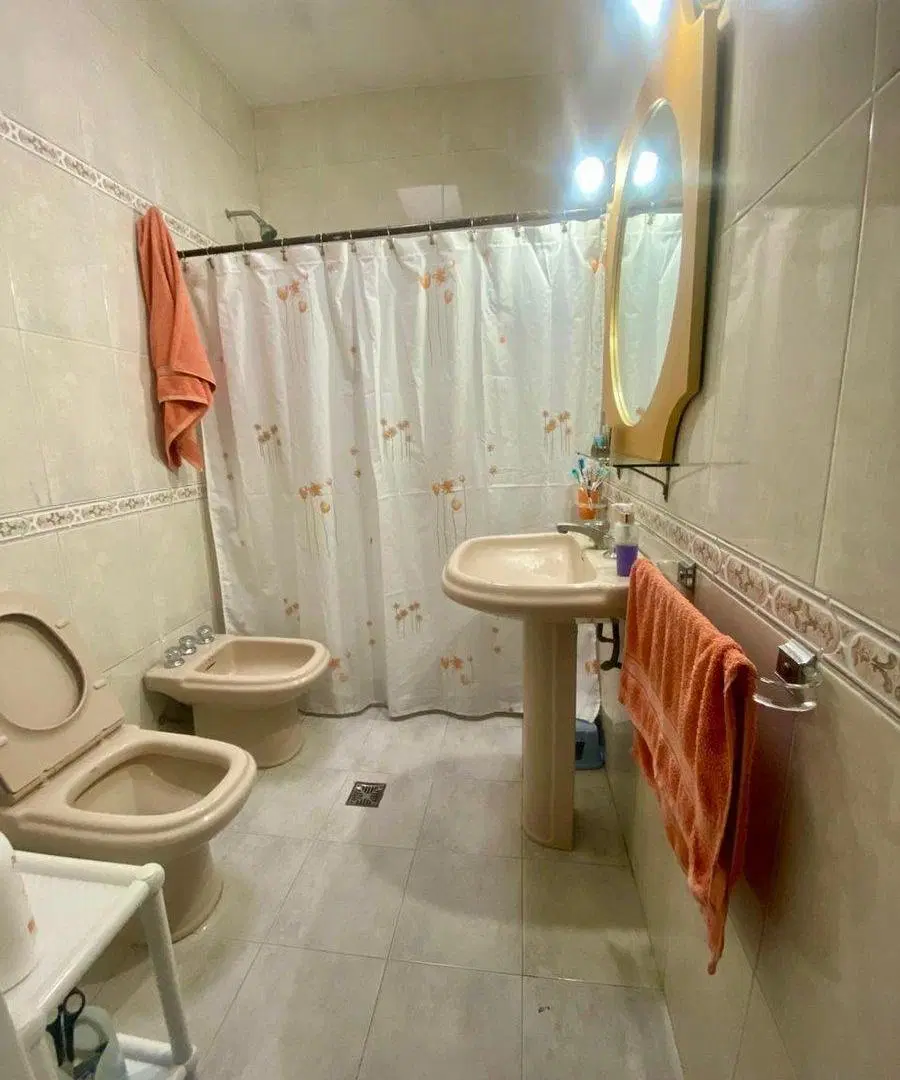 VENTA DE MUY LINDA CASA 4 AMBIENTES EN LAFERRERE 8