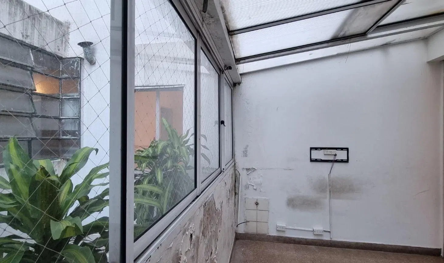 4 AMBIENTES  c/PATIOS Y GUARDACOCHE BAJO BELGRANO 5