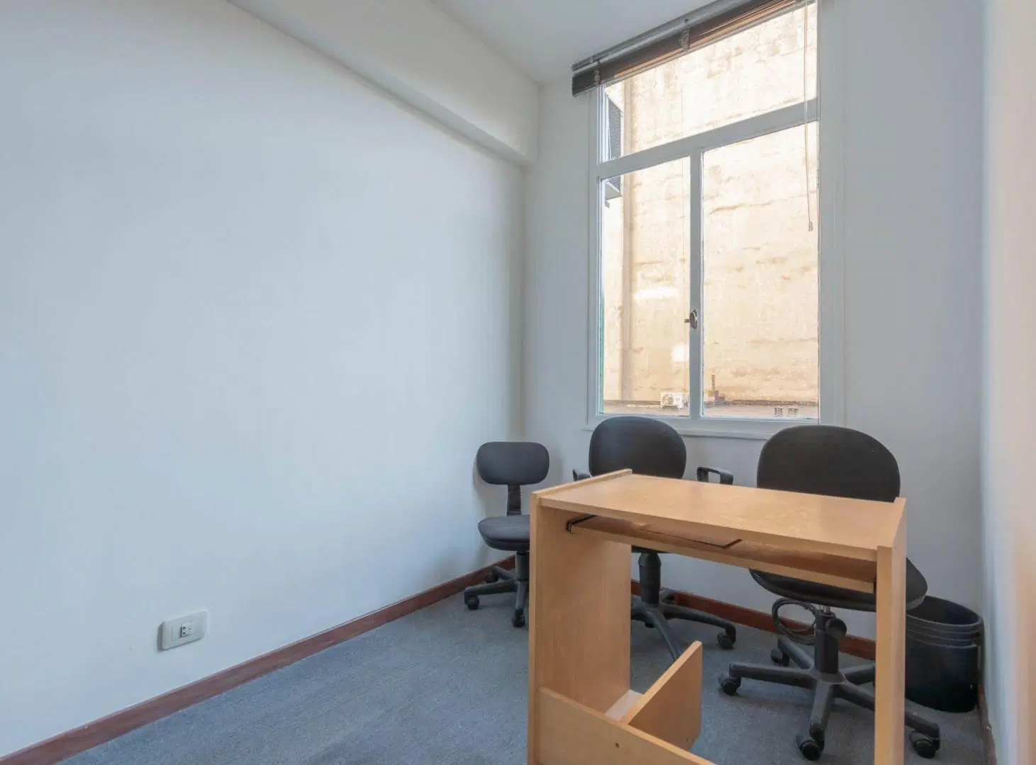 VENTA OFICINA CON COCHERA FIJA - ZONA TRIBUNALES. 5
